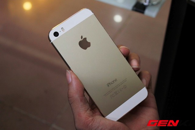 Mở hộp iPhone 5s tại Việt Nam, so sánh với iPhone 5