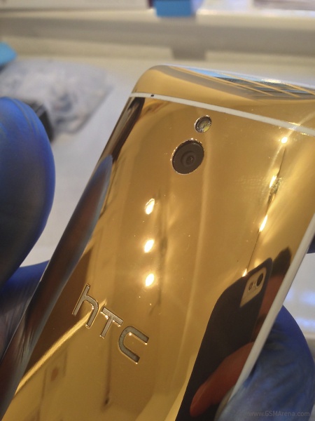 Lộ diện ảnh thực thế HTC One mini dát vàng siêu xa xỉ
