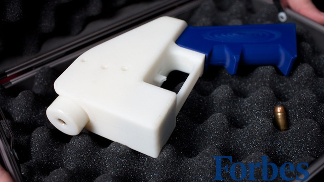 Một trong những khẩu súng đầu tiên được sản xuất bằng máy in 3D với chất liệu nhựa và độ ổn định không cao.