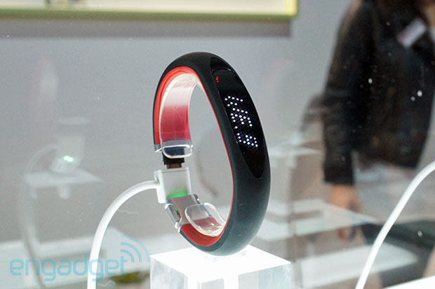 Vòng đeo tay Smart Activity Tracker của LG.