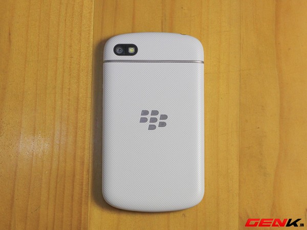 Mở hộp BlackBerry Q10 phiên bản màu trắng tại Việt Nam 12