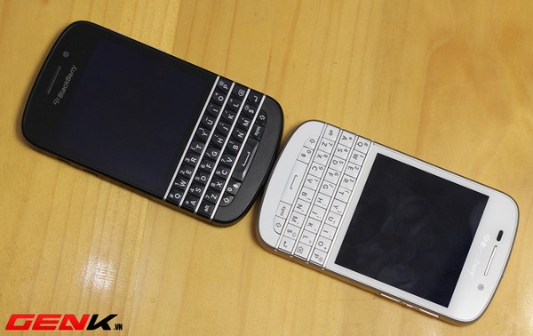 Mở hộp BlackBerry Q10 phiên bản màu trắng tại Việt Nam 19