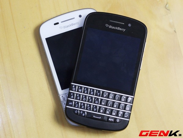 Mở hộp BlackBerry Q10 phiên bản màu trắng tại Việt Nam 20