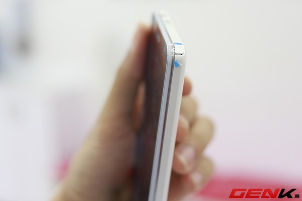 Mở hộp LG Optimus GK: chiếc G Pro có thiết kế nhỏ gọn 11