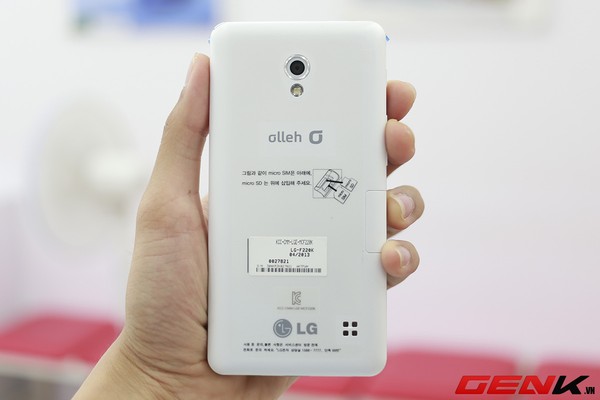 Mở hộp LG Optimus GK: chiếc G Pro có thiết kế nhỏ gọn 15