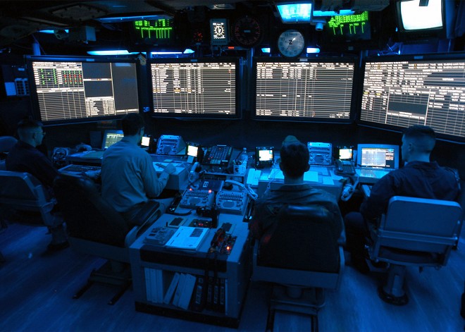  Trung tâm kiểm soát không lưu trên tàu USS George Washington.