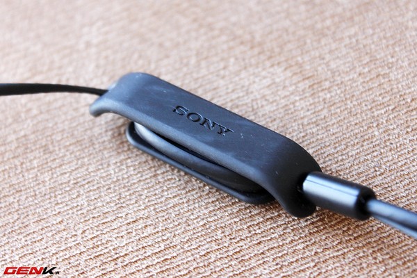 Mở hộp XBA-3iP, tai nghe sử dụng driver Balanced Armature của Sony 7
