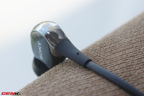 Mở hộp XBA-3iP, tai nghe sử dụng driver Balanced Armature của Sony 12