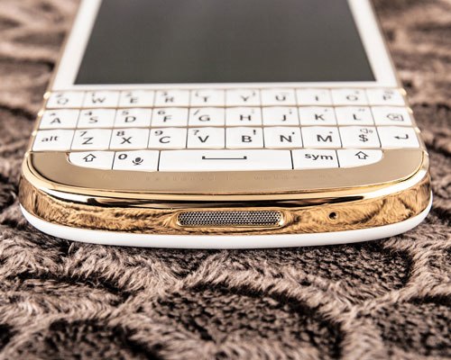 BlackBerry Q10 mạ vàng xuất hiện ở Việt Nam