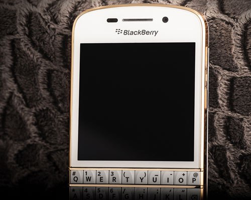 BlackBerry Q10 mạ vàng xuất hiện ở Việt Nam