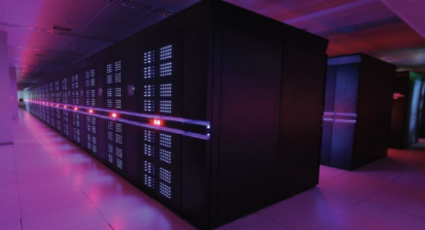 Hình ảnh siêu máy tính Tiahe-2. Các đèn sáng trên máy sẽ thay đổi màu tùy thuộc vào tình trạng sử dụng.