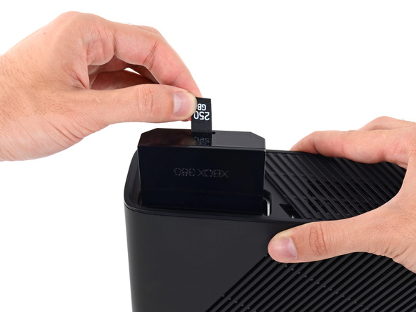 Xbox_360_E_ben_trong_5