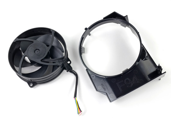 Xbox_360_E_ben_trong_18