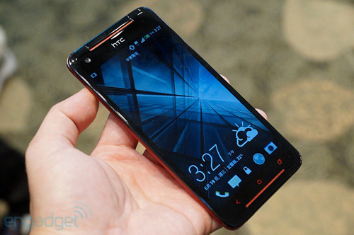  HTC Butterfly S sử dụng giao diện Sense 5 tương tự như siêu phẩm HTC One.