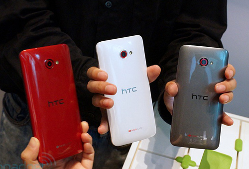  HTC Butterfly S sẽ được bán ra trong tháng này tại Đài Loan với 3 màu đen trắng đỏ cùng mức giá hơn 15 triệu đồng.