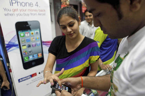  Apple có nhiều chương trình quảng bá iPhone 4 tại Ấn Độ.