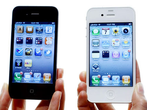  iPhone 4 màu trắng và đen.