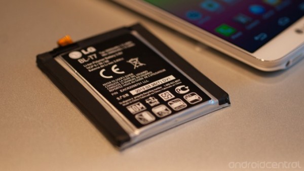 Pin của LG G2 có thiết kế lạ để tăng dung lượng