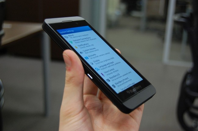  Blackberry Z10 – Hy vọng phục sinh cho Blackberry