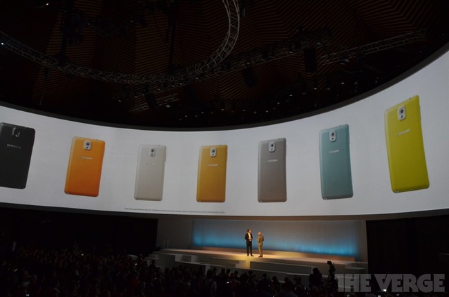 Galaxy Note 3 chính thưc xuất hiện với mặt lưng làm bằng chất liệu giả da