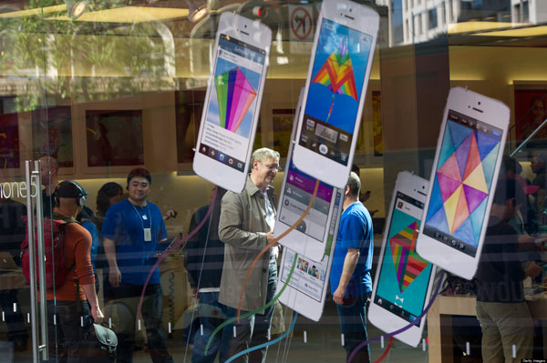 CEO Apple: "Chúng tôi chưa bao giờ muốn bán một chiếc điện thoại giá rẻ"