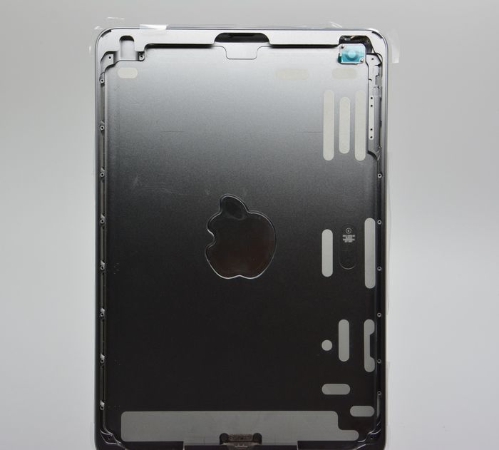 Loạt ảnh thực tế về bộ vỏ màu xám của iPad 5