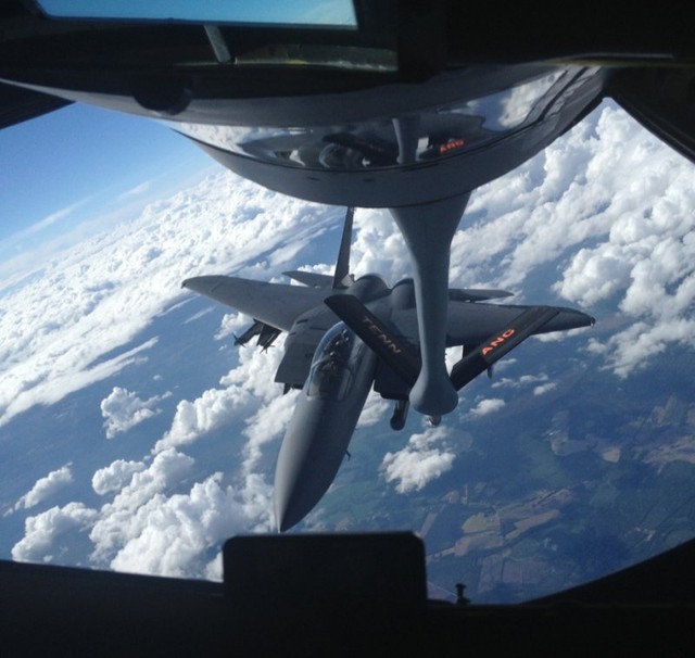 Boeing KC-135 - "Mother of siêu chiến đấu cơ"