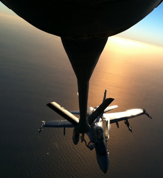 Boeing KC-135 - "Mother of siêu chiến đấu cơ"