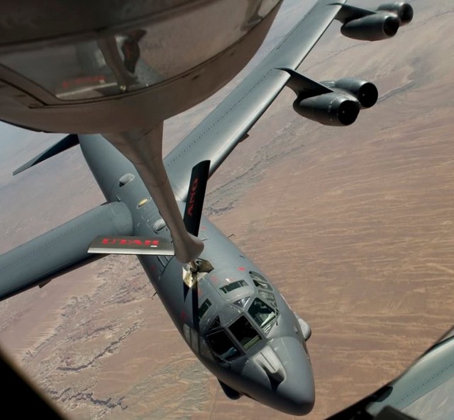 Boeing KC-135 - "Mother of siêu chiến đấu cơ"