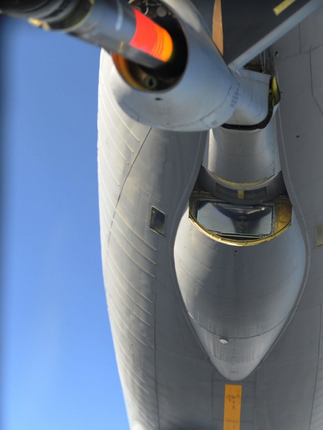 Boeing KC-135 - "Mother of siêu chiến đấu cơ"