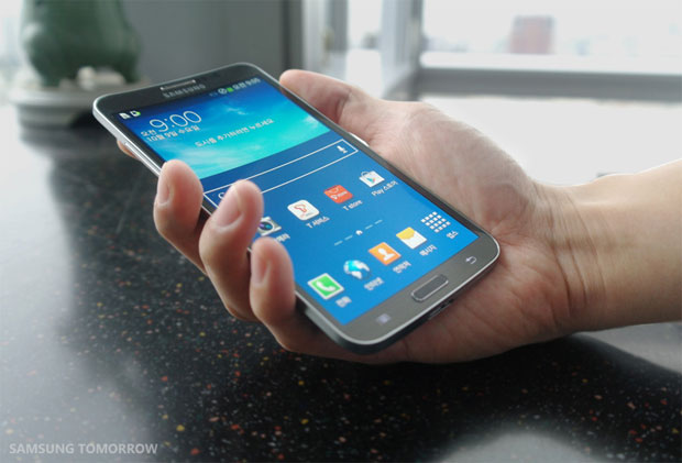 Samsung's curved smartphone is the Galaxy Round, launches in Korea tomorrow