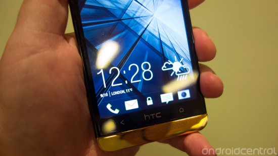 Thực tế trải nghiệm đẳng cấp cùng HTC One dát vàng xa xỉ