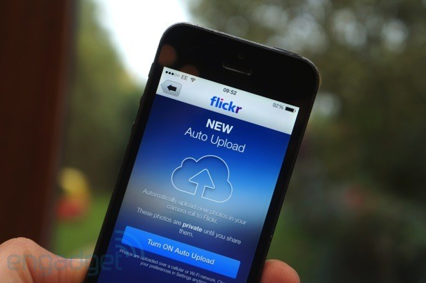 Flickr app gains autoupload feature in iOS 7 update