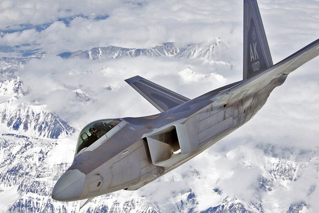 F-22 Raptor - Người hùng chỉ để làm cảnh