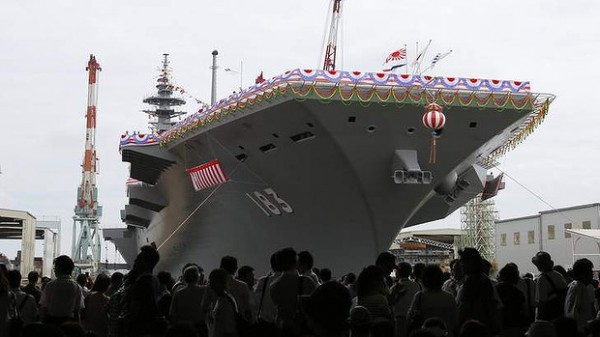  Người Nhật đã hạ thủy tàu sân bay lớn nhất của nước này Izumo (blogs.militarytimes.com)