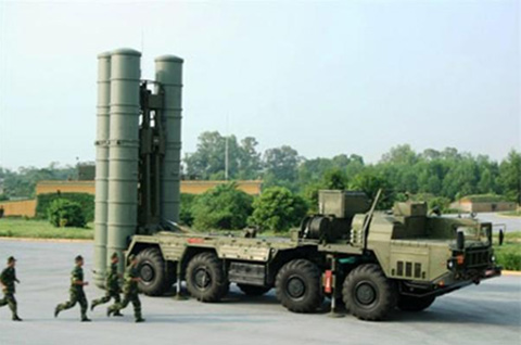 Tổ hợp tên lửa S-300 của Việt Nam