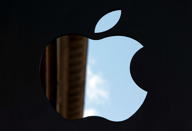 Berkshire đ&aacute;nh bại Apple (1)