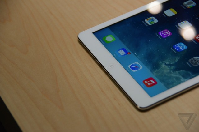 Ảnh thực tế iPad Air: Mỏng hơn, nhẹ hơn và đẳng cấp hơn