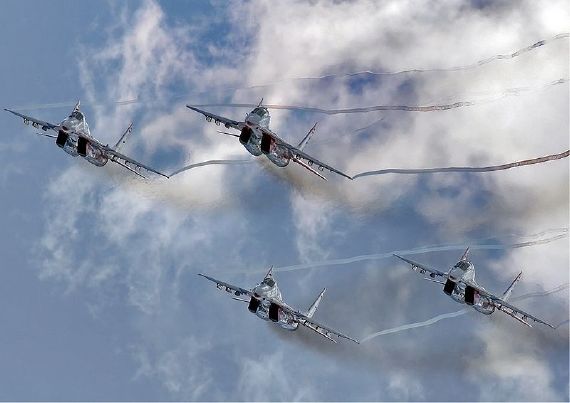  Đội hình bay của “Chim Én” gồm 4 chiếc MiG-29.