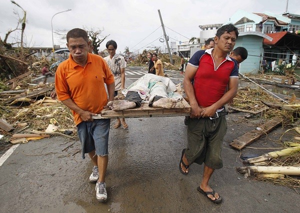 So sánh sự khủng khiếp của siêu bão Haiyan với thảm họa chấn động năm 2004 4