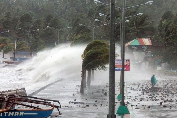 So sánh sự khủng khiếp của siêu bão Haiyan với thảm họa chấn động năm 2004 6
