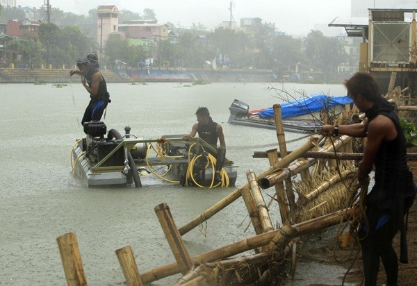 So sánh sự khủng khiếp của siêu bão Haiyan với thảm họa chấn động năm 2004 11