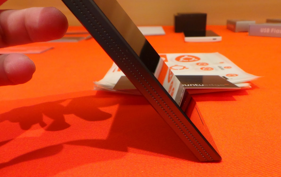Cận cảnh rõ nét Ubuntu Edge, chiếc điện thoại sẽ làm thay đổi làng di động