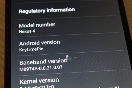 Không có Nexus 5 mà chỉ là Nexus 4 2013