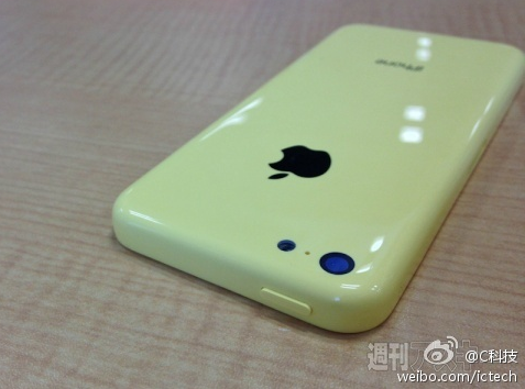 iPhone 5C xuất hiện kèm phụ kiện ốp lưng trong suốt