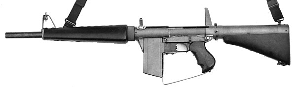 Phiên bản đầu tiên do Max Atchisson phát triển dựa trên khẩu M-16