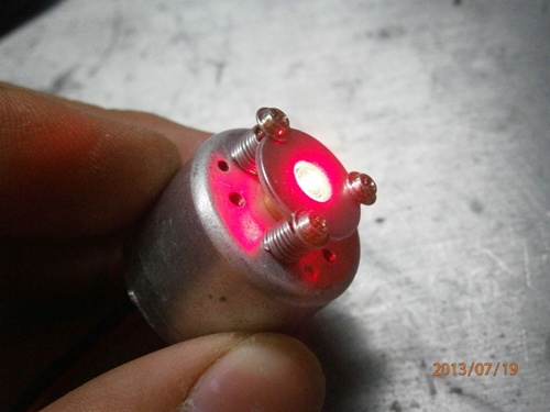 Tự thiết kế đèn laser sinh nhiệt với vật liệu tại gia