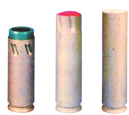 Các đầu đạn của RGS-33, từ trái sang phải là: GS-33, GSZ-33 và EG-33