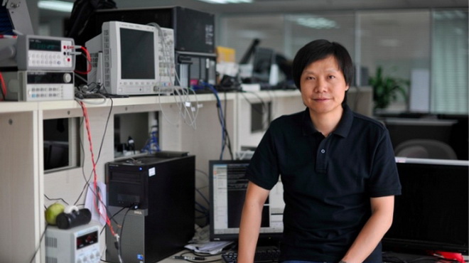  CEO Lei Jun của Xiaomi có phong cách trước công chúng khá giống huyền thoại quá cố của Apple Steve Jobs Ảnh: Internet