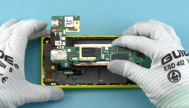 Nokia tung hướng dẫn tháo lắp smartphone camera khủng Lumia 1020